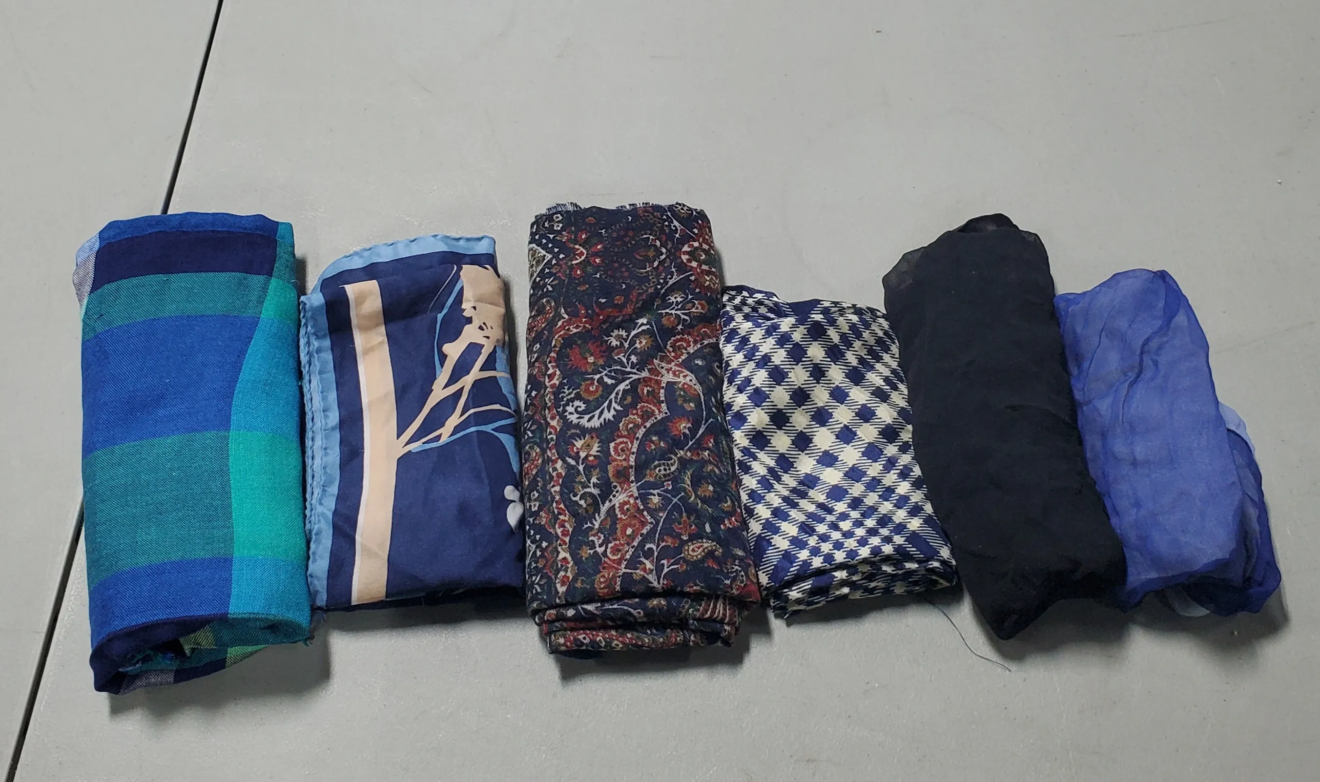 (I) Fashion Scarf Lot