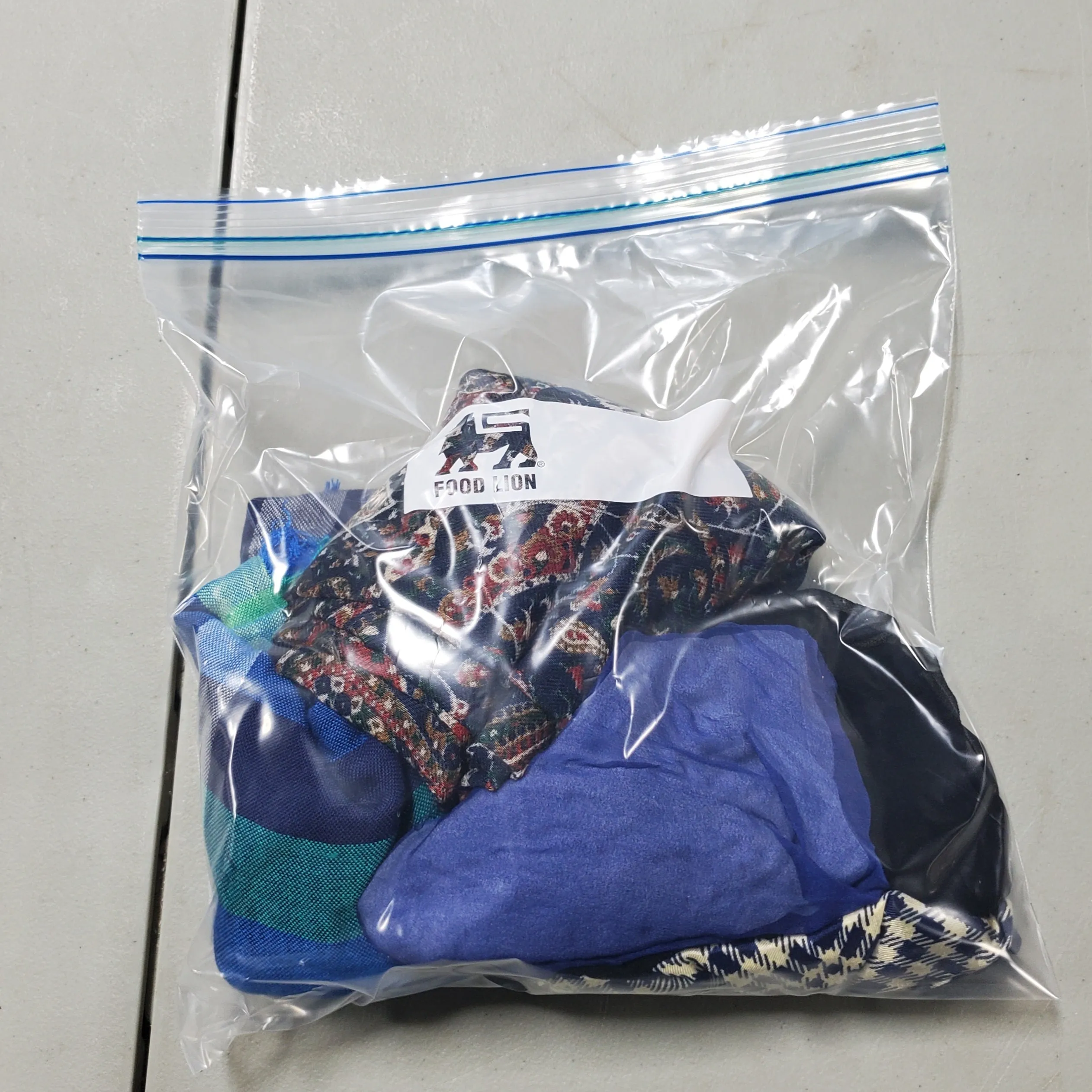 (I) Fashion Scarf Lot